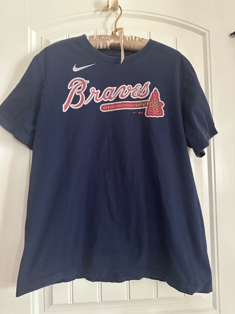 Nike Braves Navy Graphic Tee size L